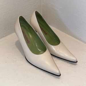FABIO RUSCONI ITALIAN IVORY 3 INCH HEELS POINTED TOE BLACK HEEL SZ (6) 36.5
